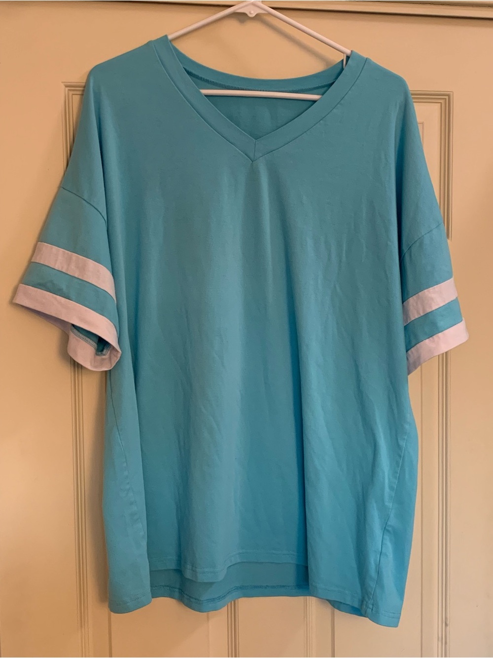 Women's XL Sky Blue Oversized V-Neck Varsity Tee Short Sleeve Striped Top